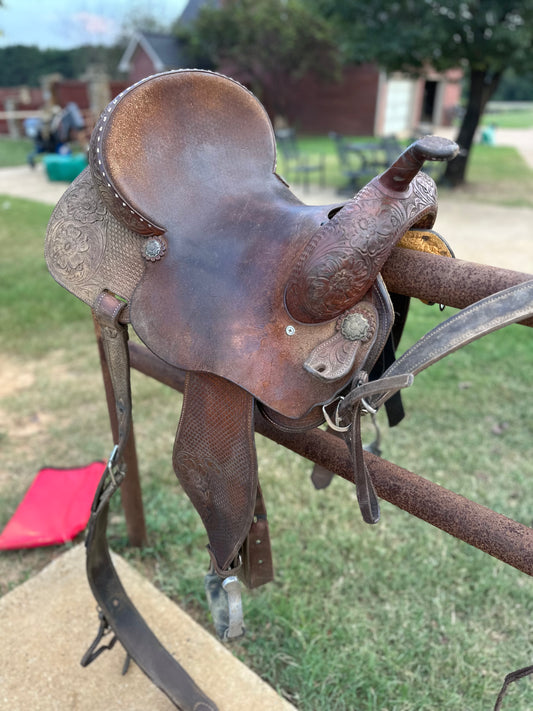USED 15” Leather Barrel Saddle