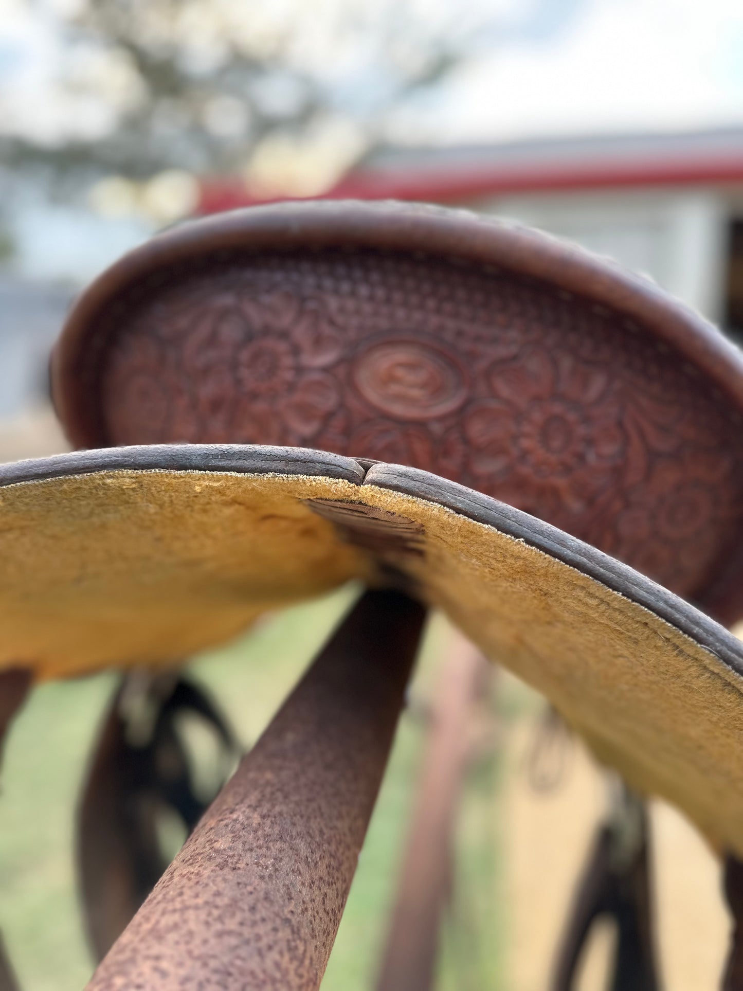 USED 15” Leather Barrel Saddle