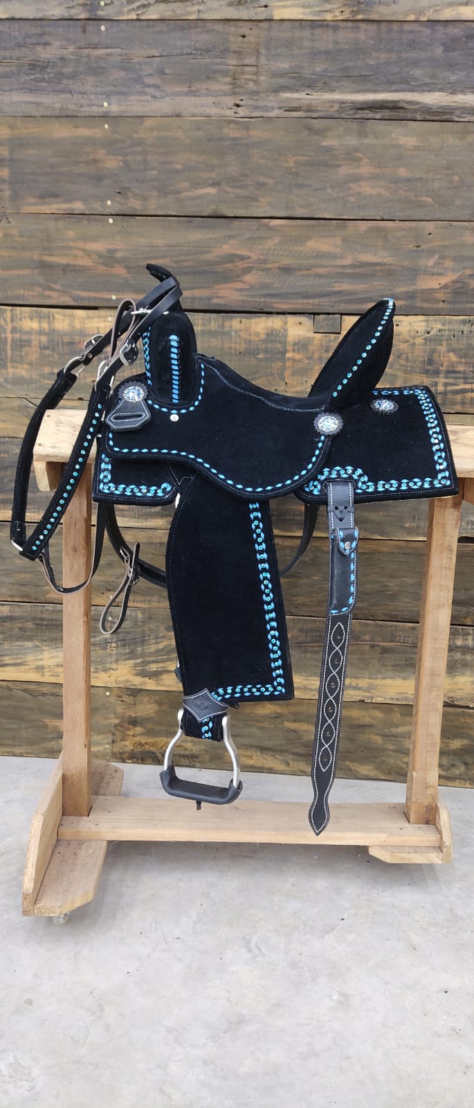 Lightweight Barrel Saddle - Black & Turquoise