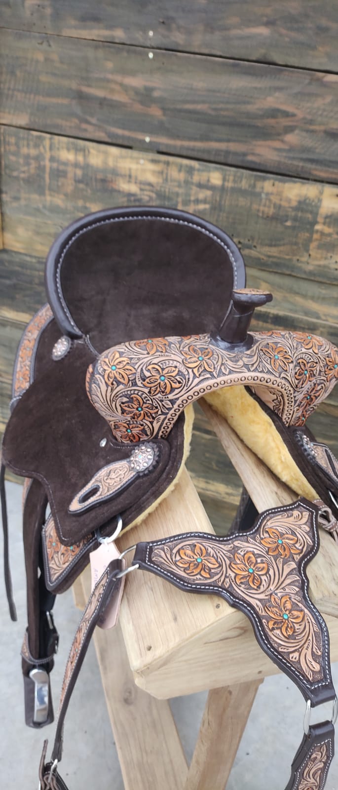 Spine Relief Barrel Saddle with Leather & Turquoise - FREE SHIPPING