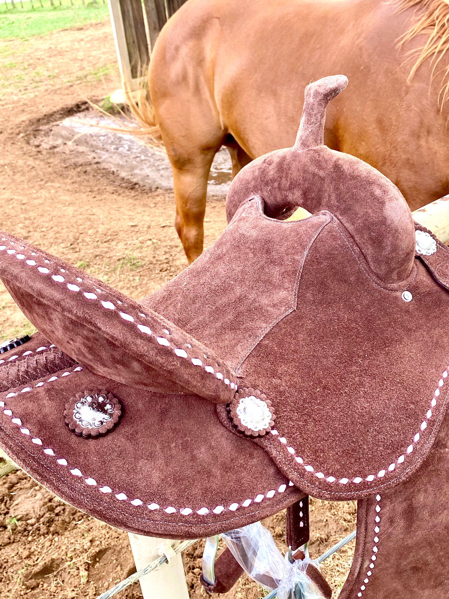 Lightweight Barrel Saddle PINK - 14”